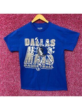 Junk Food Dallas Mavericks Break Through Basketball T-Shirt Small